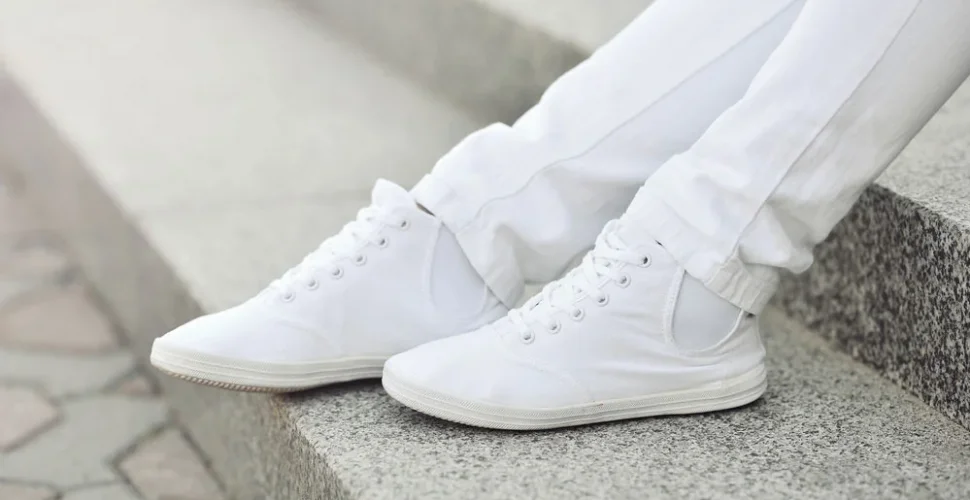 7 Tipps damit weiße Sneaker weiß bleiben